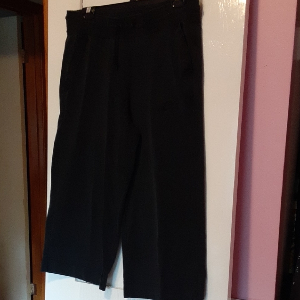 Nike Wide Leg Capris